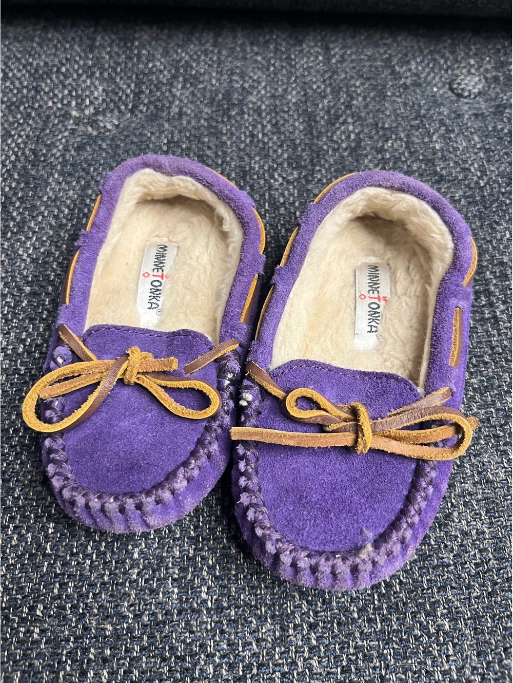 Minnetonka kids purple suede fleece lined moccasin slippers